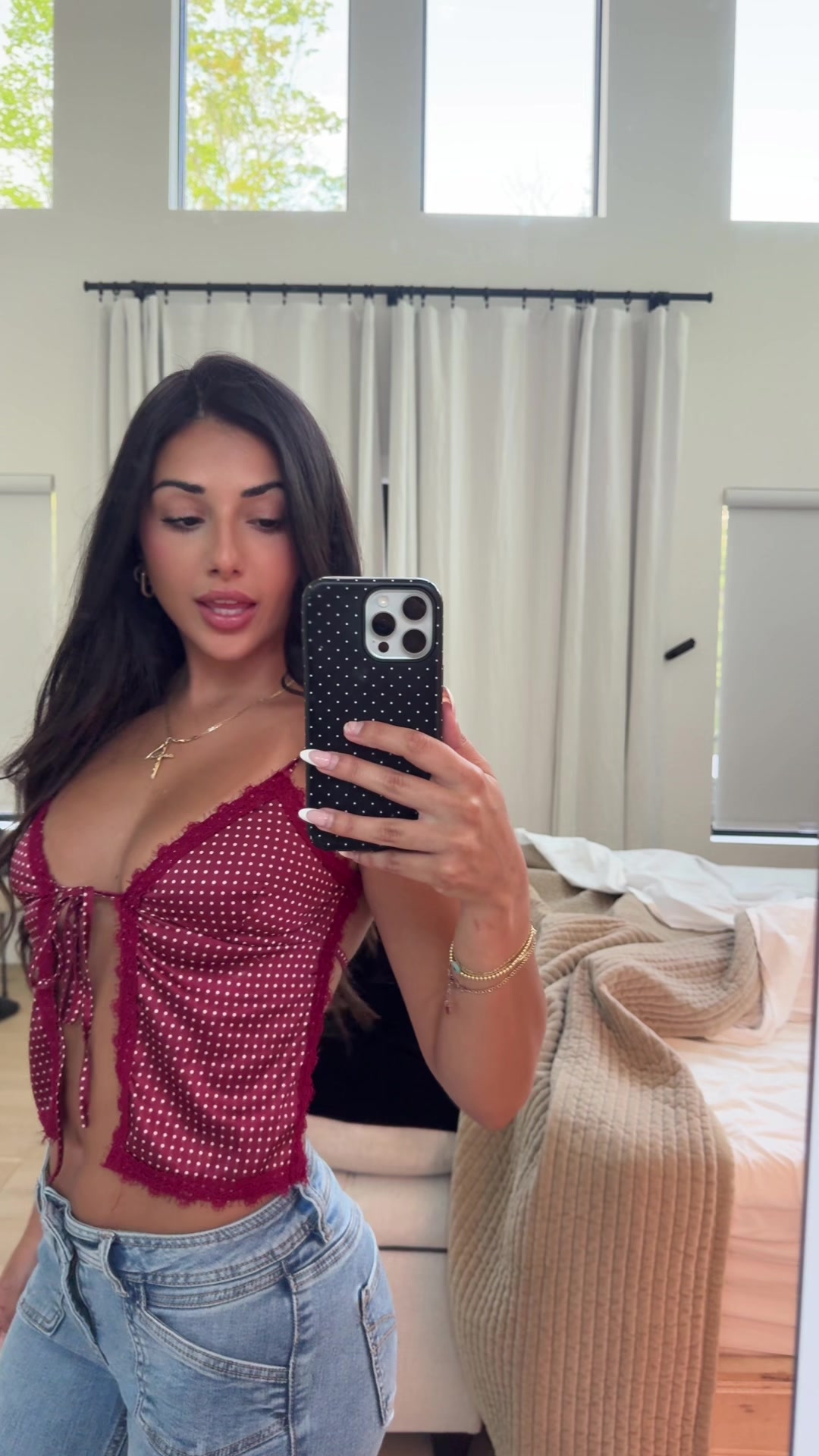 @bella