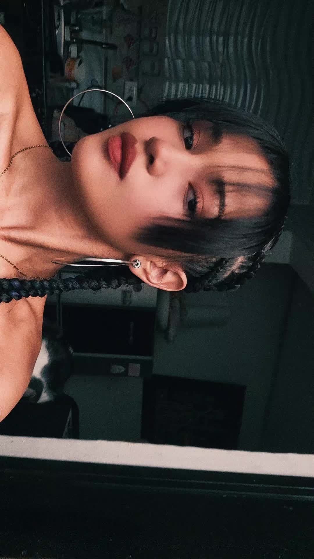 @Niyired V'r🥀