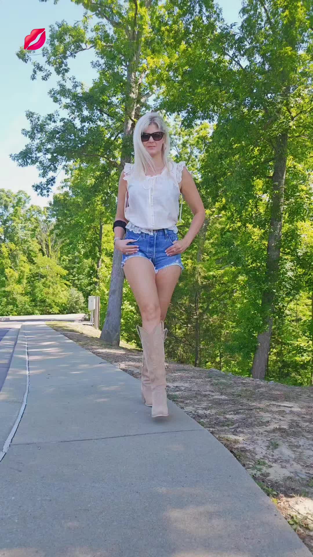 @Hollergirl01