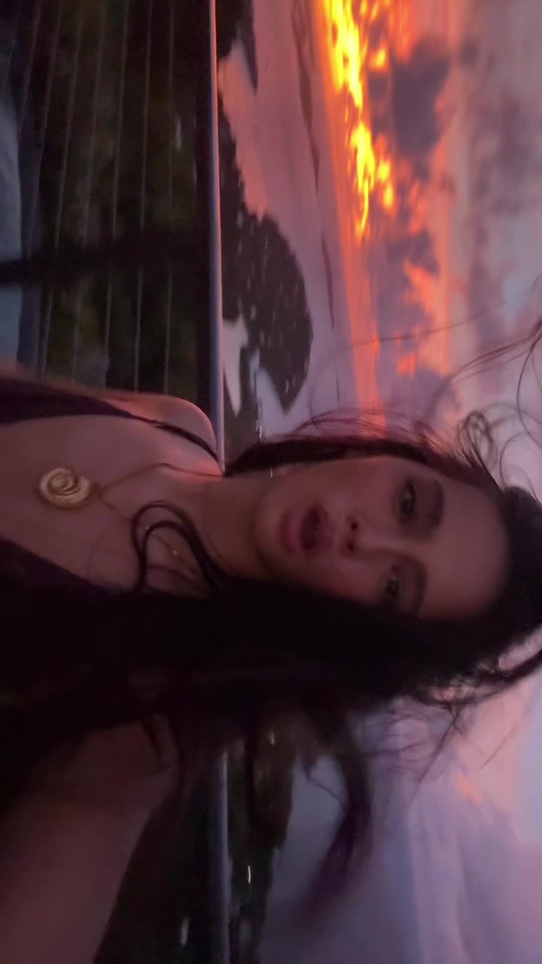 @bella