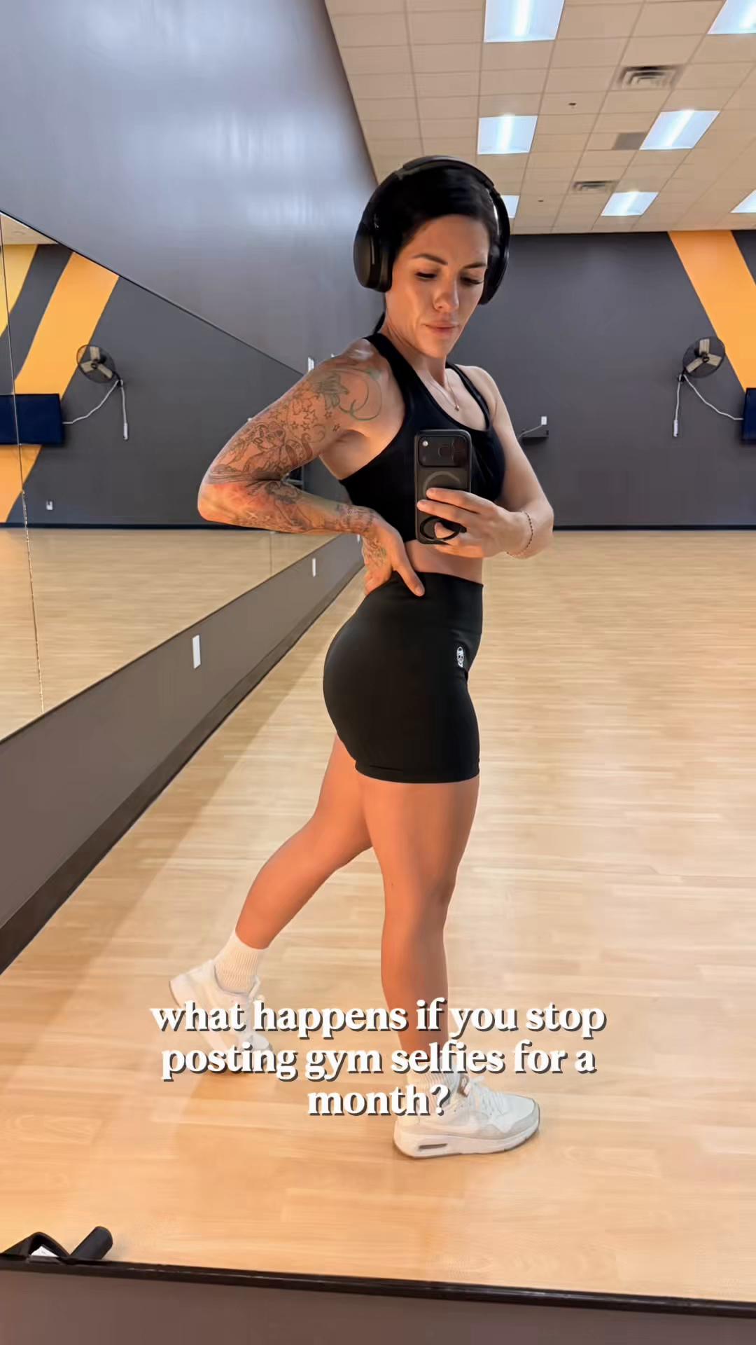@randi__neal
