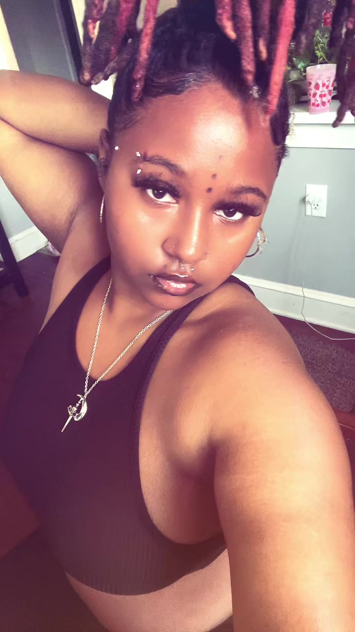 @Cece🍃🖤