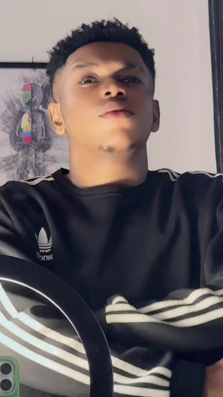 @Pretty.Boy.Vicky.Benz 💫