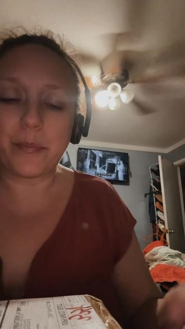 @Britney🧡