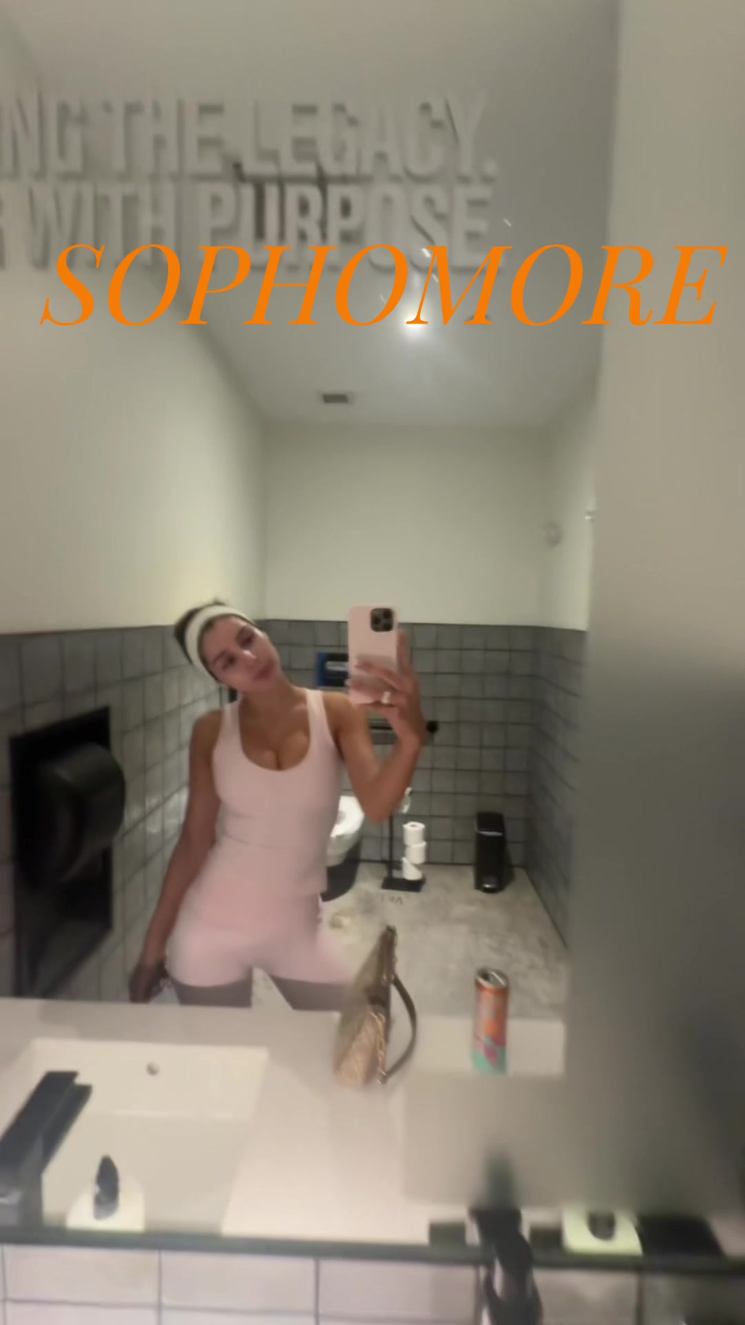 @zoeeeee