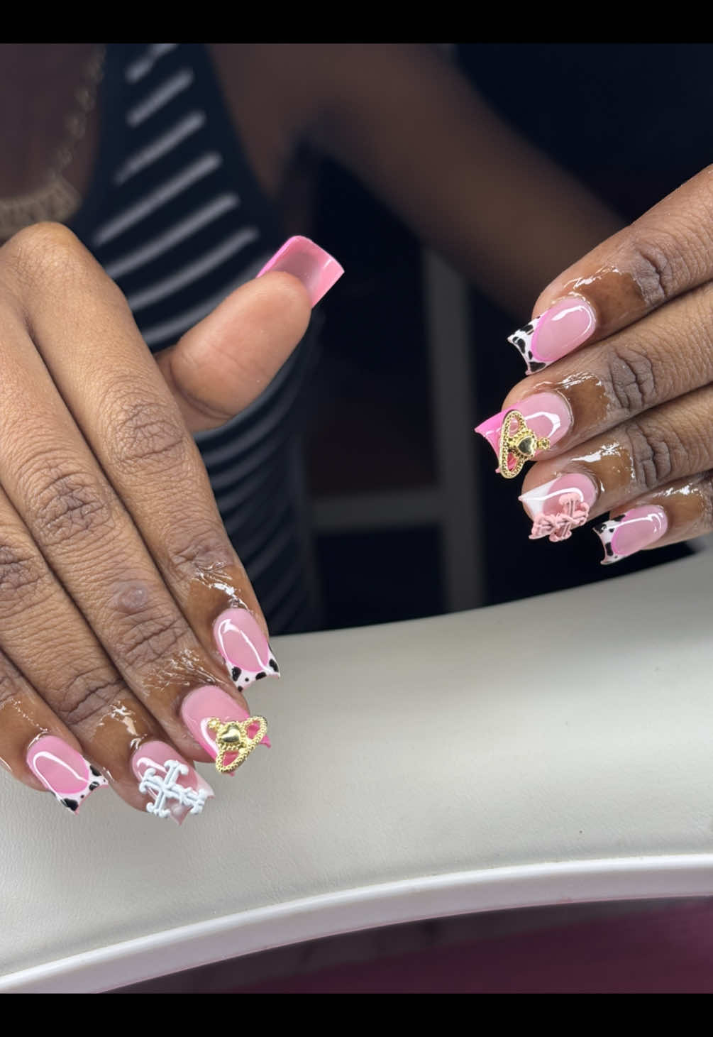 @NailsbyFabiana