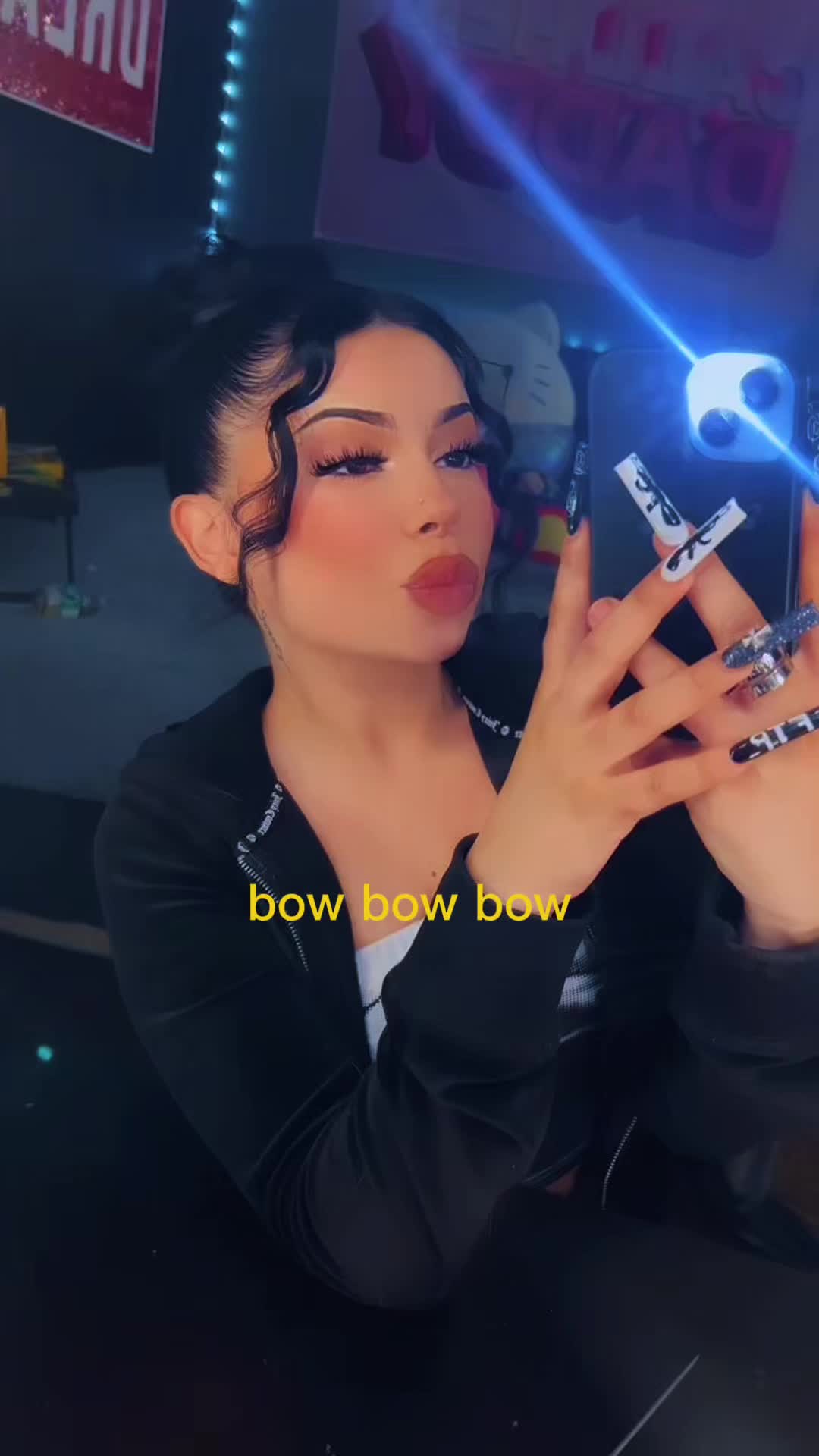 @𝔑𝔦𝔨𝔨𝔦 𝔪𝔞𝔯𝔱𝔦𝔫𝔢𝔷