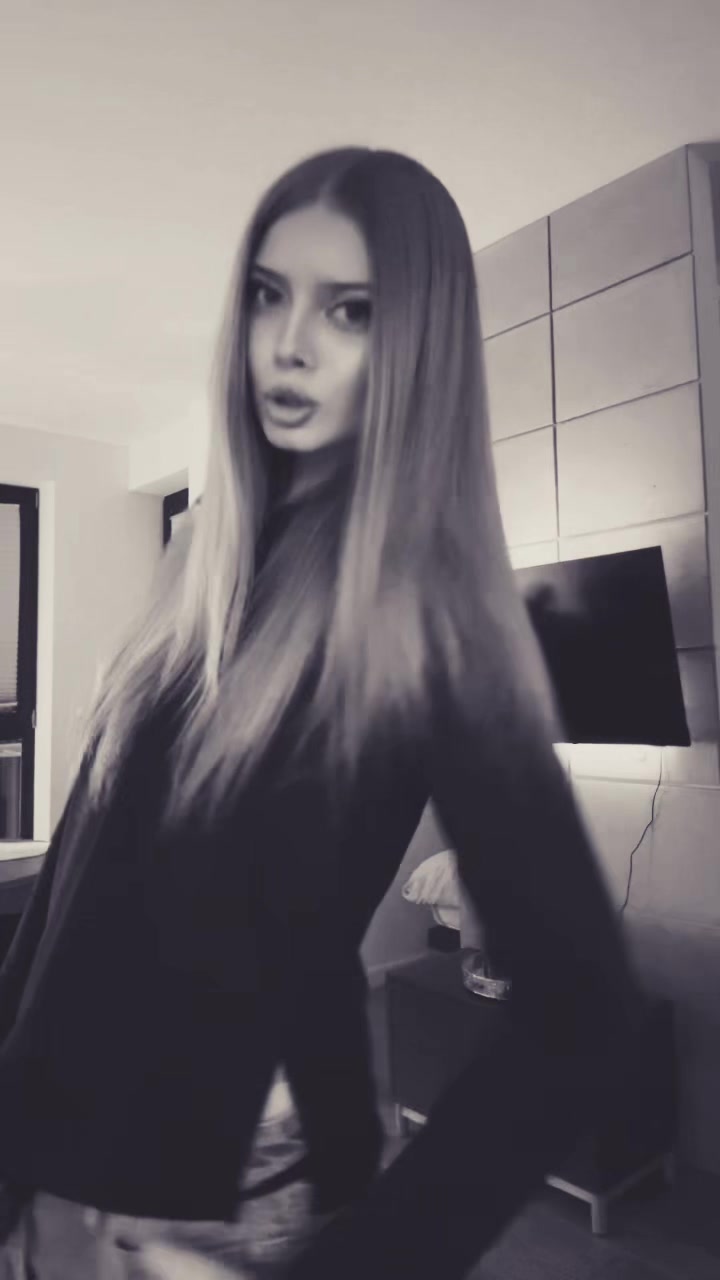 @аня