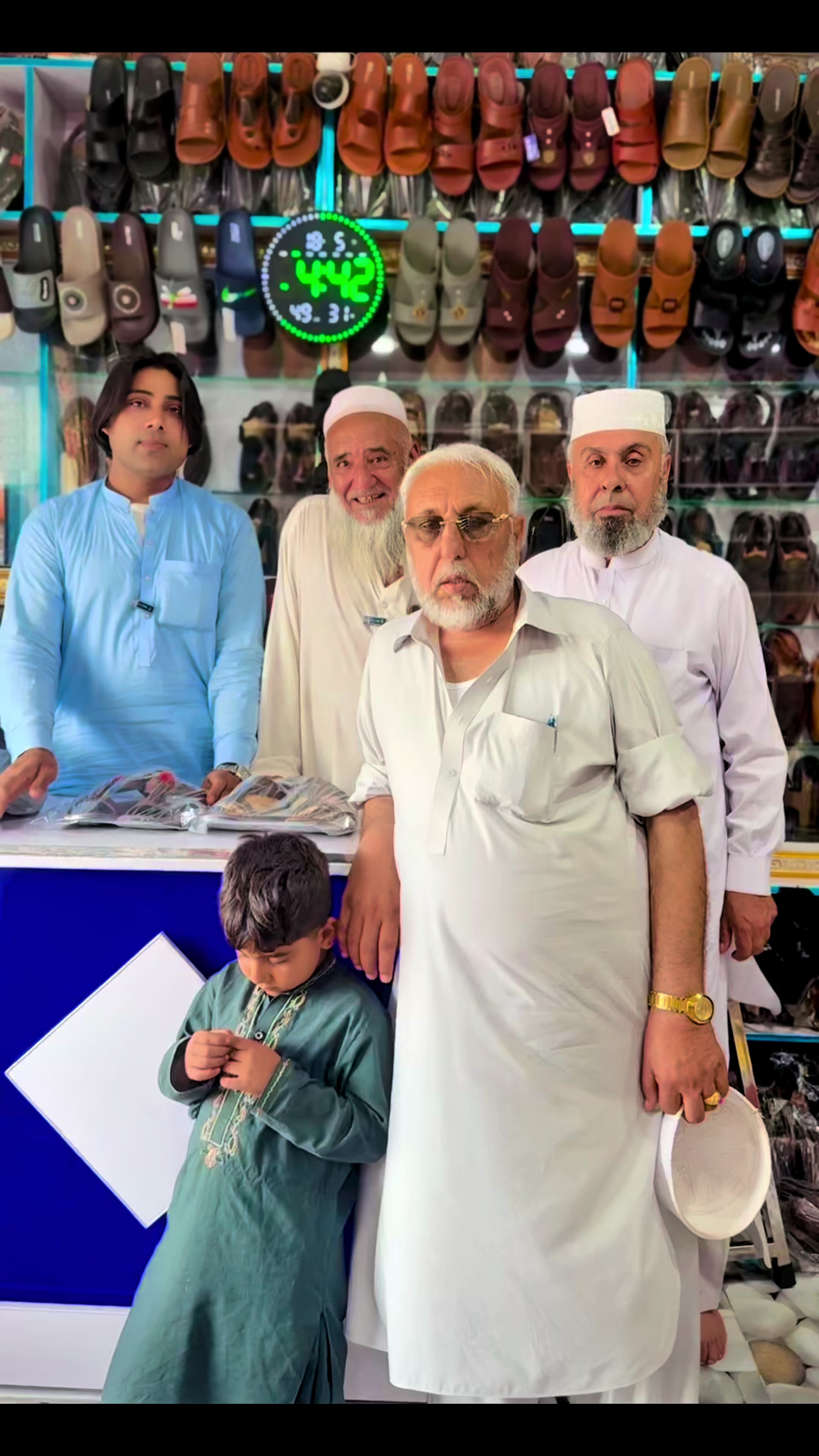 @🦅سلیم خان چپل سٹور زید ہ🦅