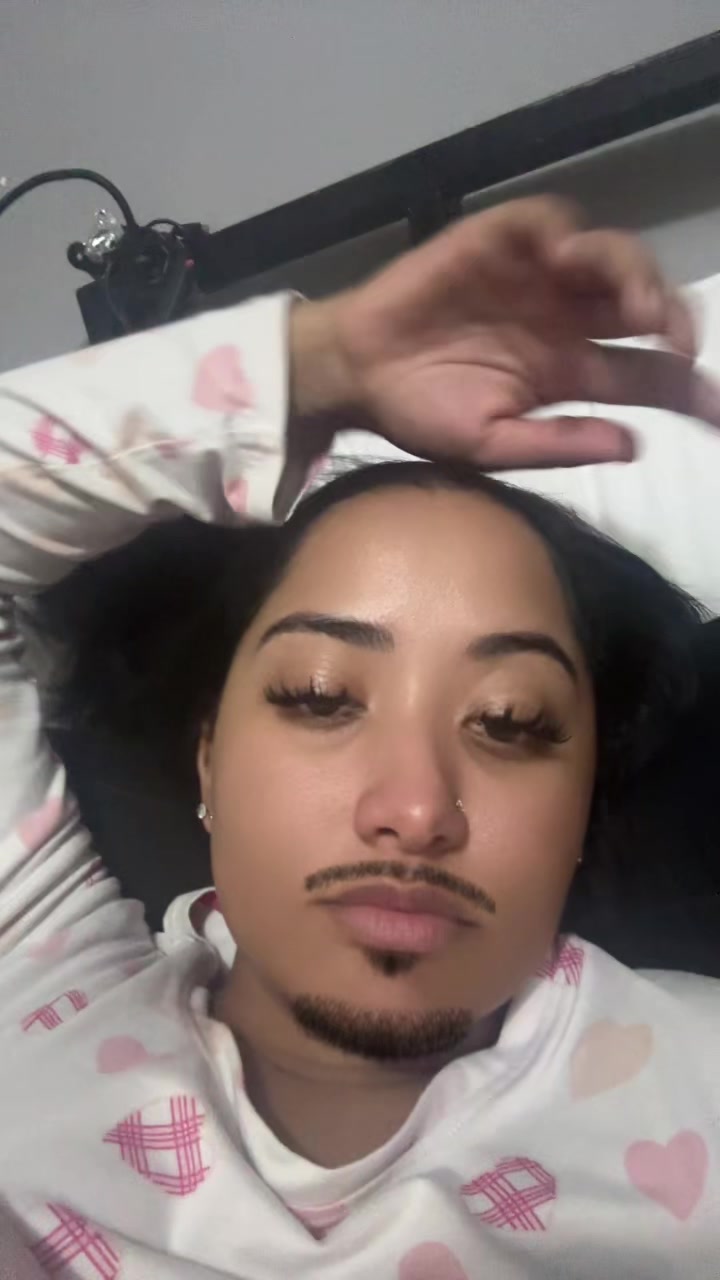 @V🖤⚡