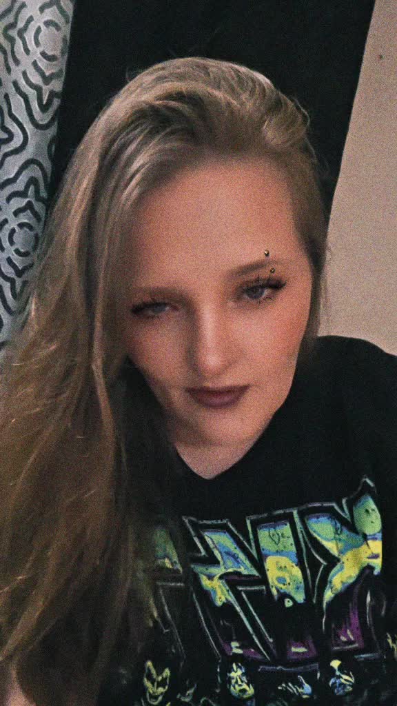 @Sarah🦇 🧛♀️