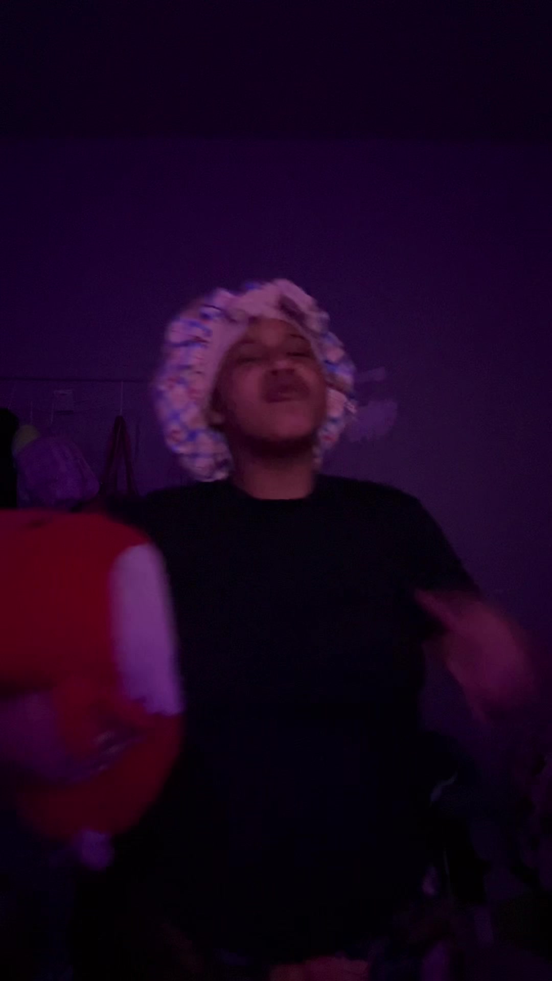 @👾