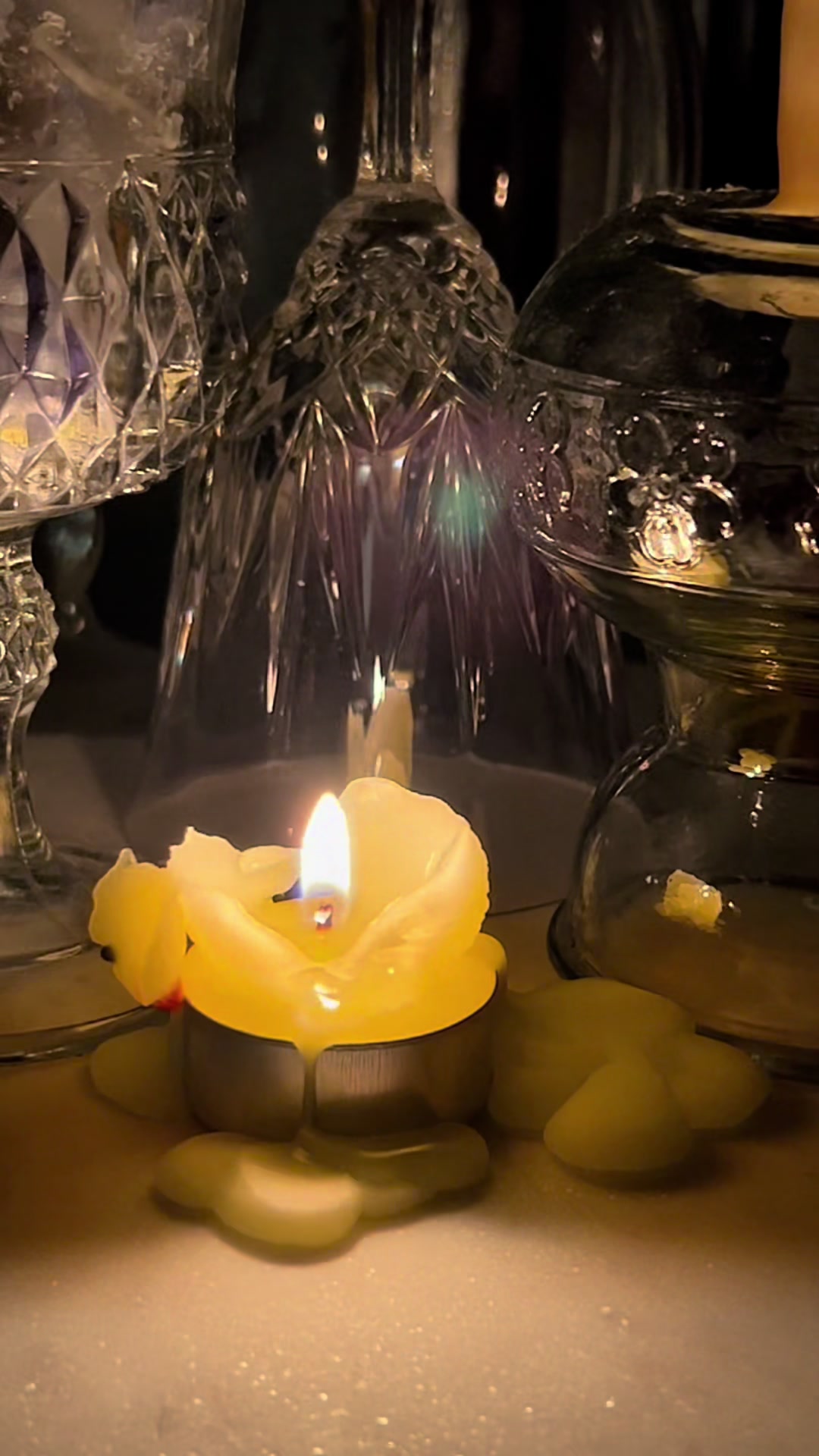 @candlecountess