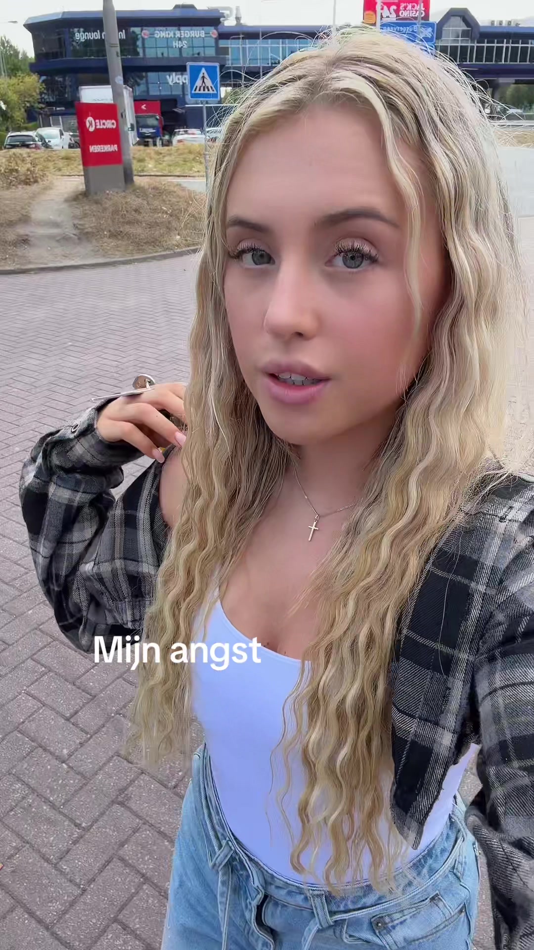 @sterrenovaaa
