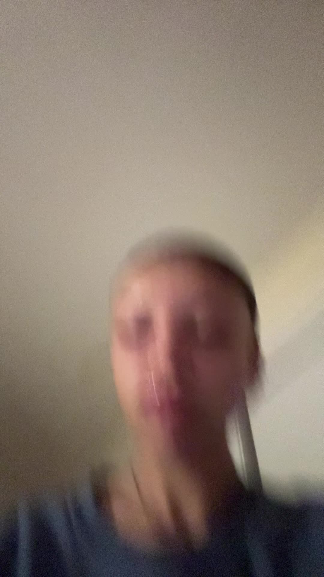@😱