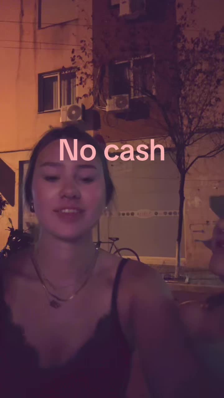 @Ella