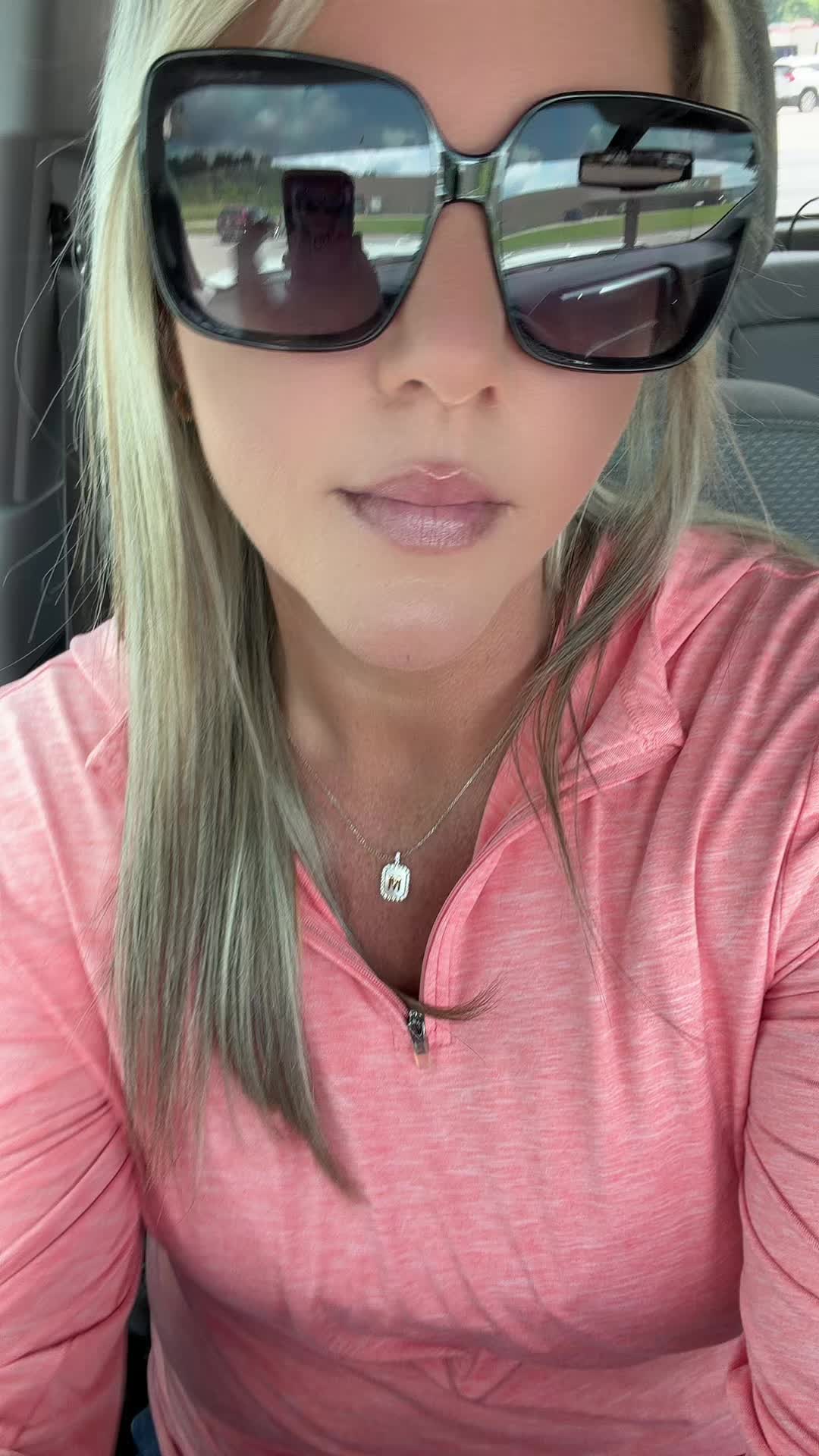 @SelfieQueen57👑