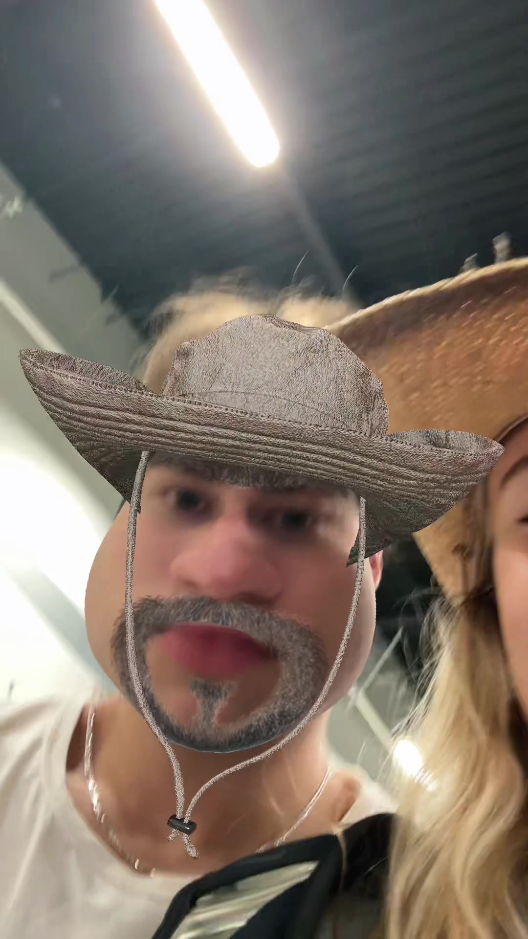 @jjesslyons