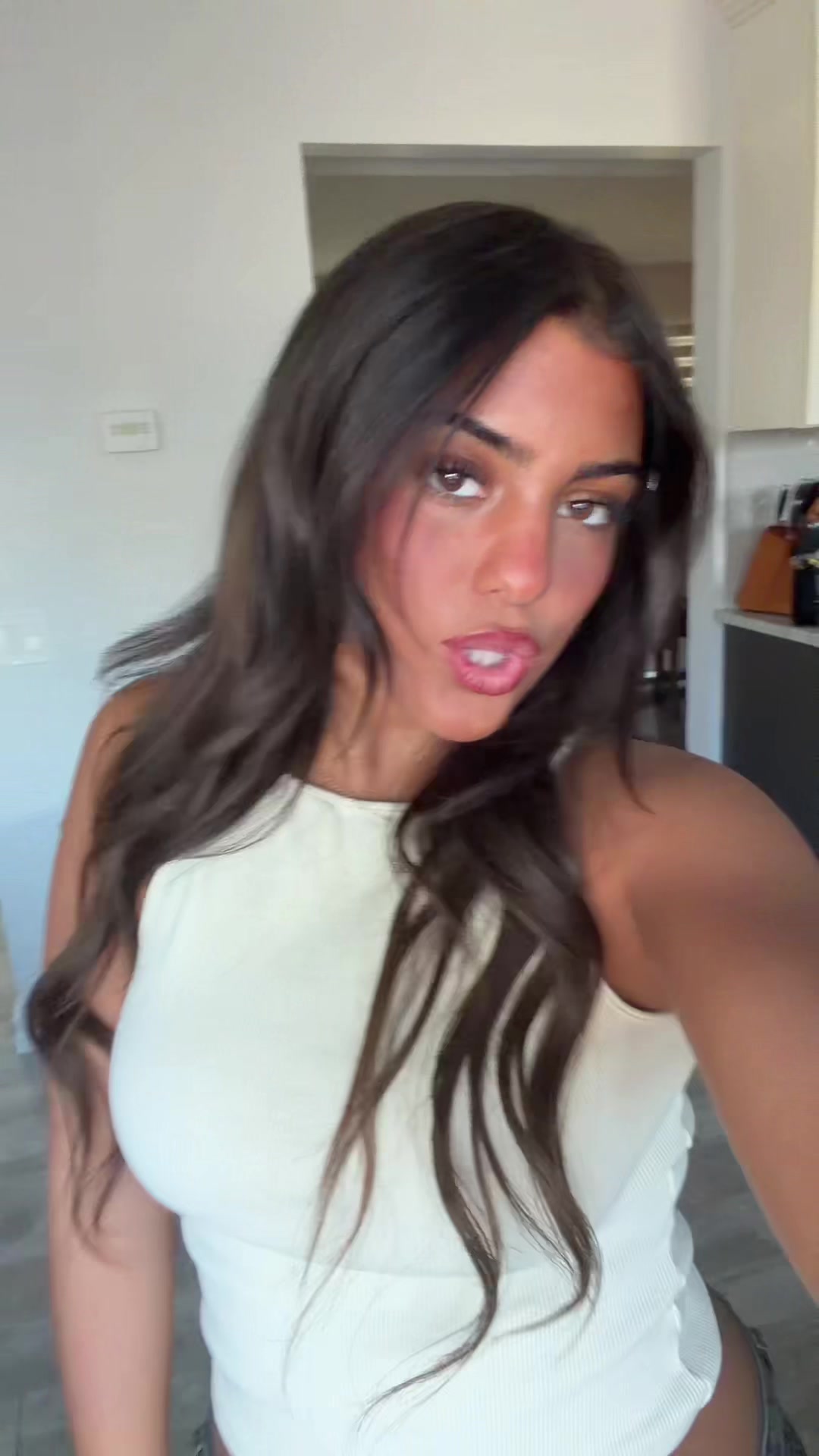 @danielledonononoohno
