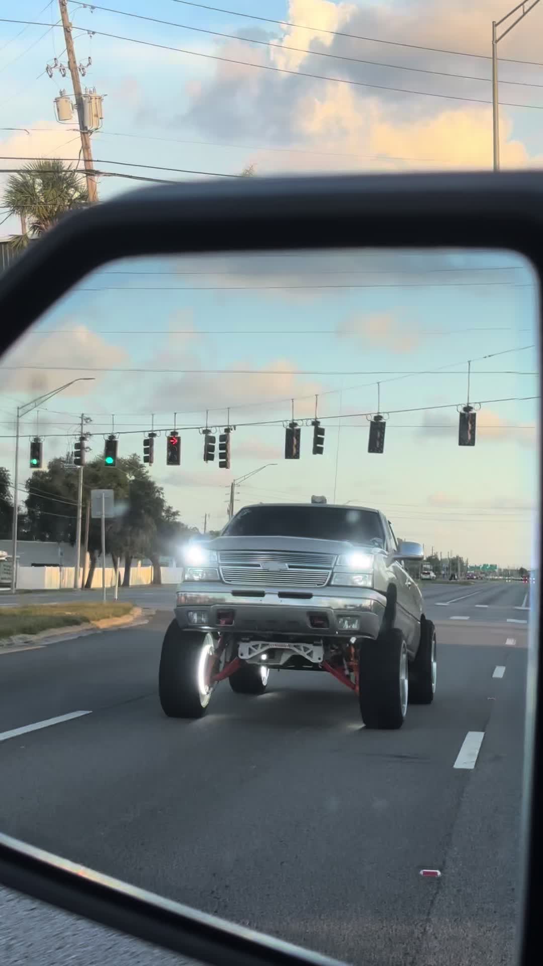 @Katzeye