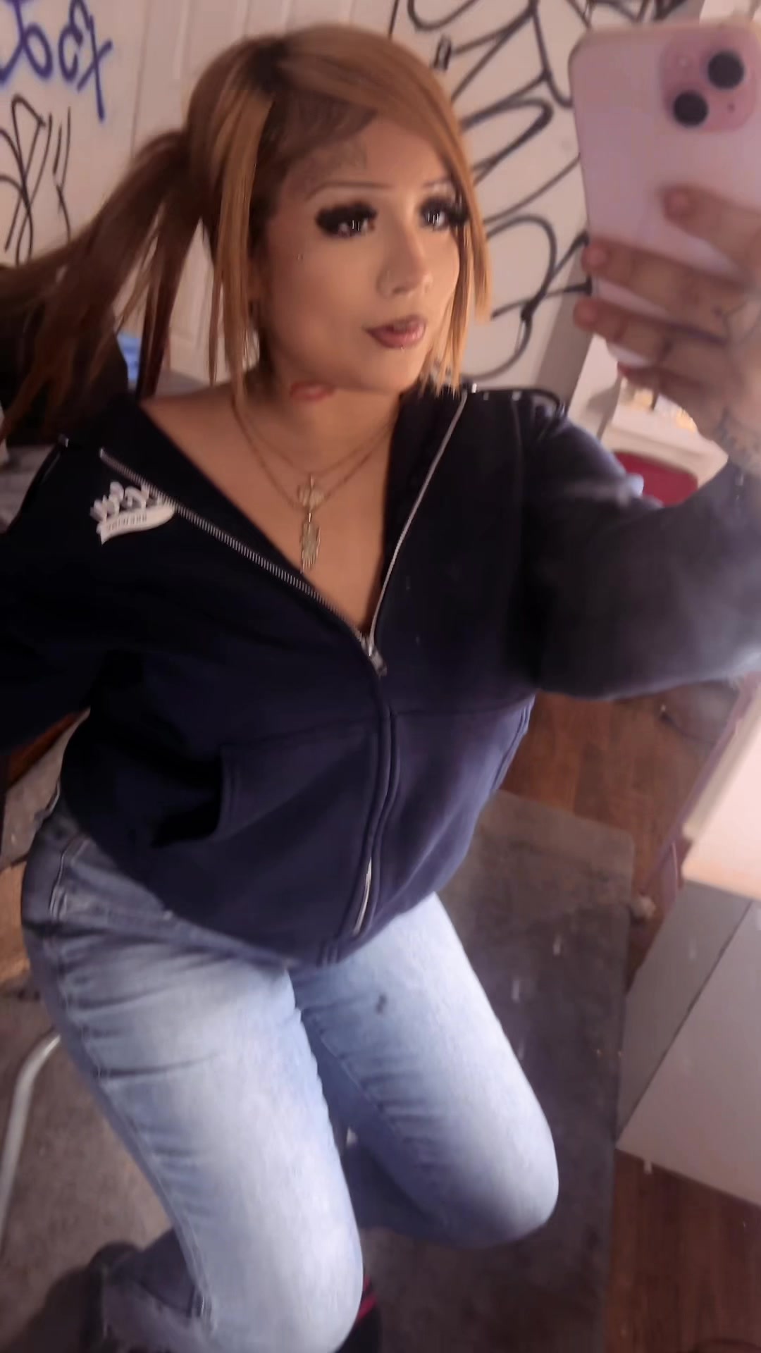 @♛
