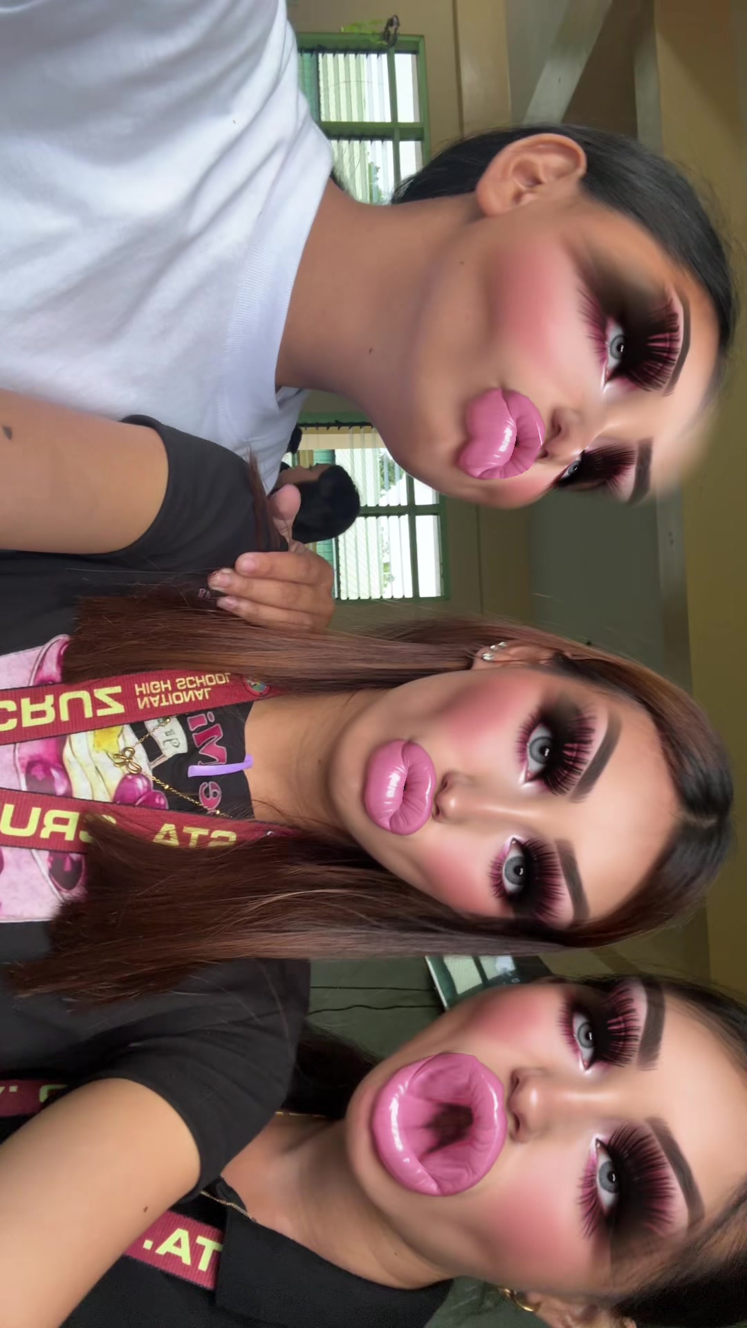 @axyzas