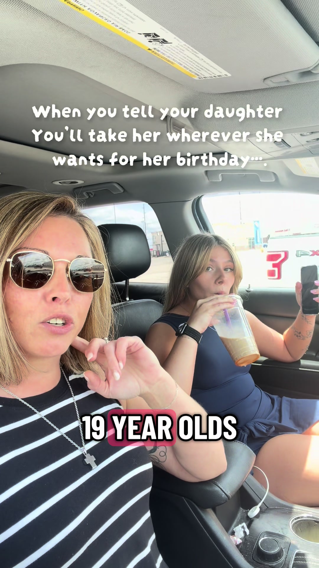 @momica_mama