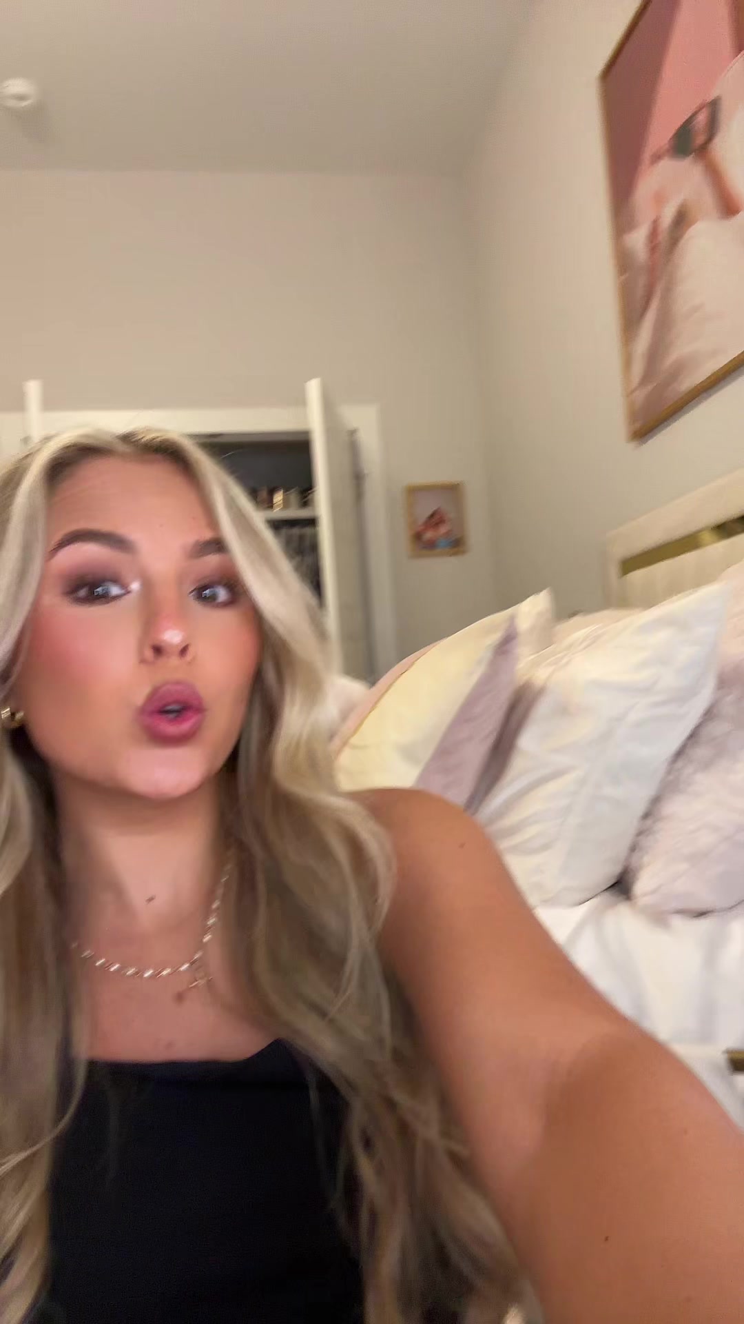 @CHLOMONEY$