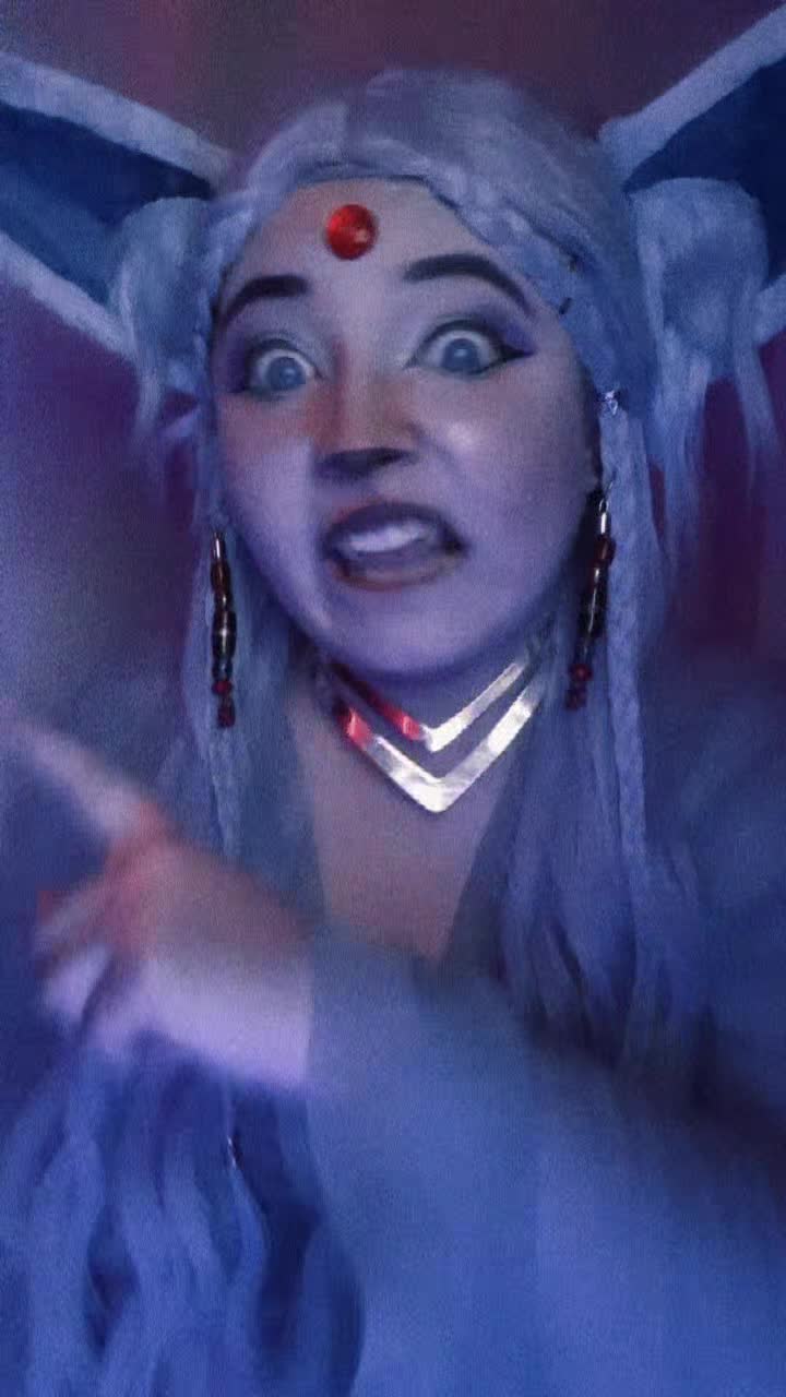 @RavynTheSmolElf