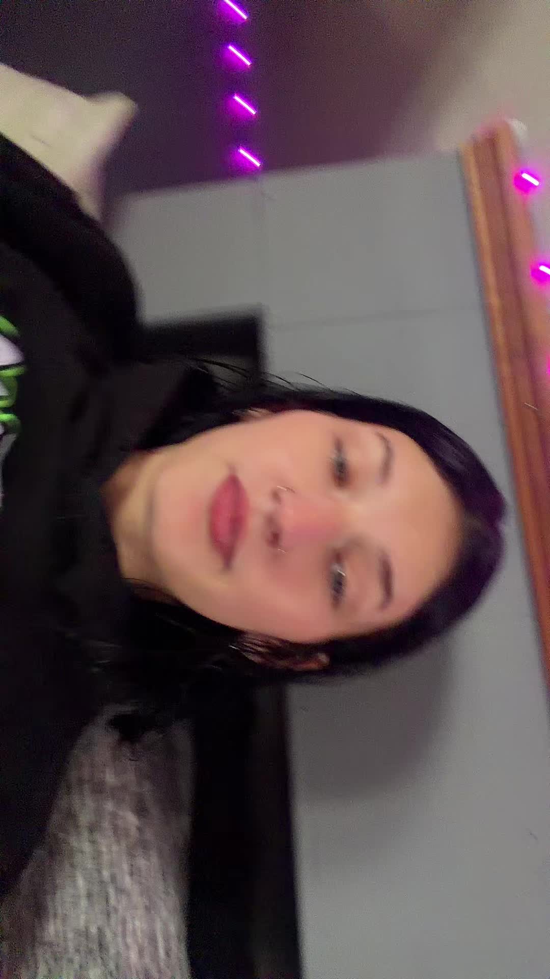 @Thebluechickennugget