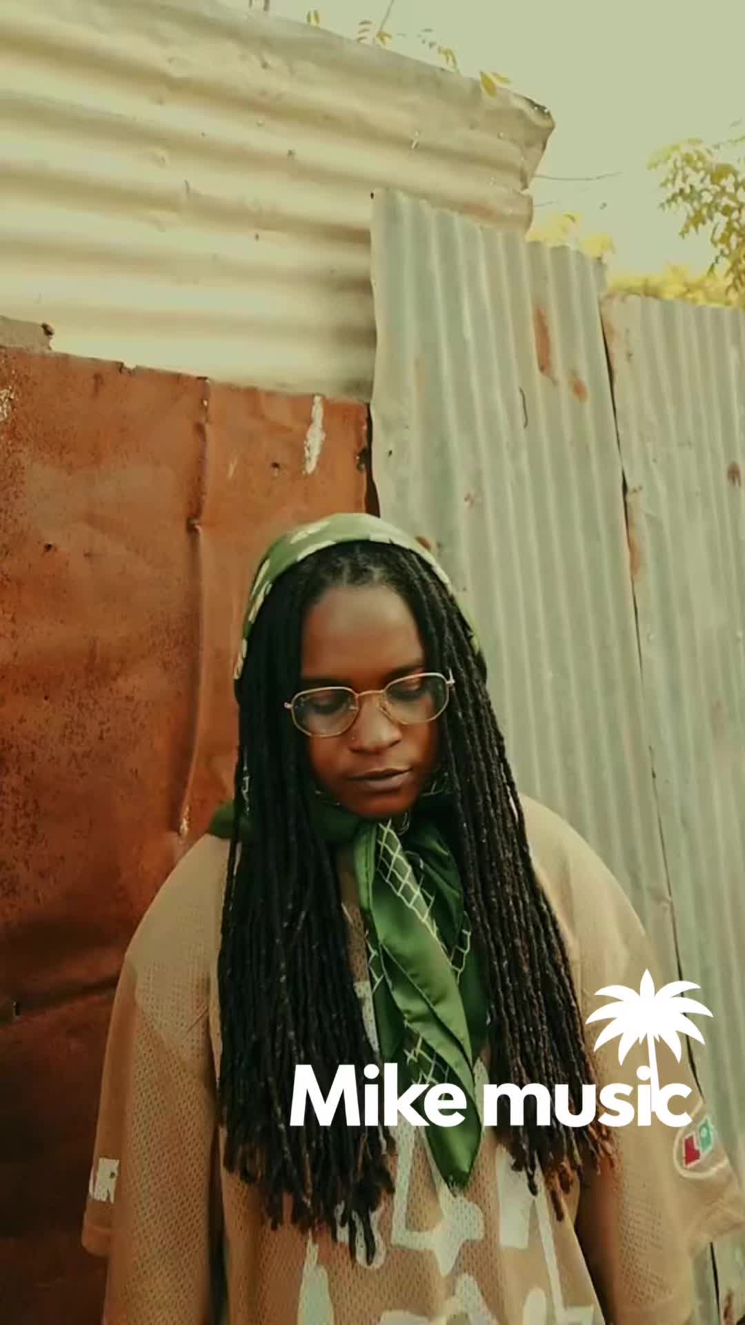 @𝙈𝙞𝙠𝙚𝙈𝙪𝙨𝙞𝙘🌴