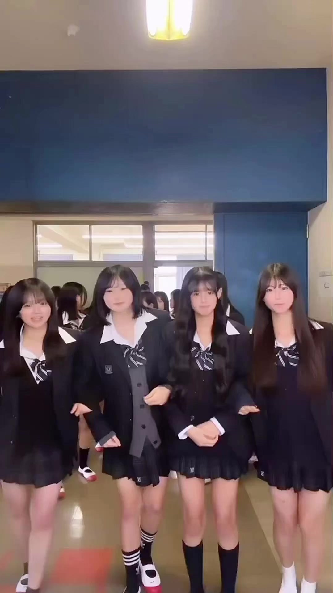 @ゆりえ