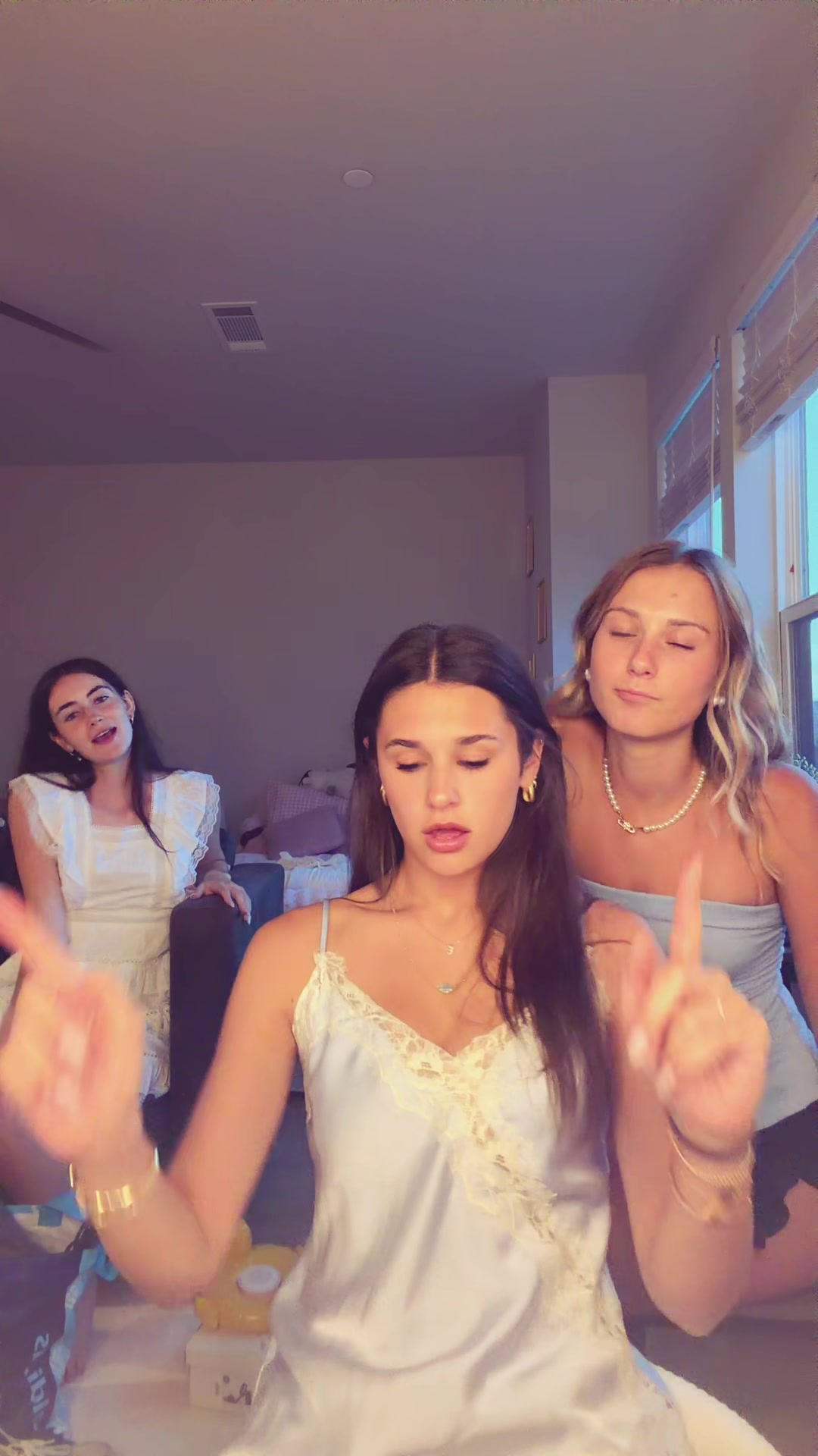 @ellagiscsecret