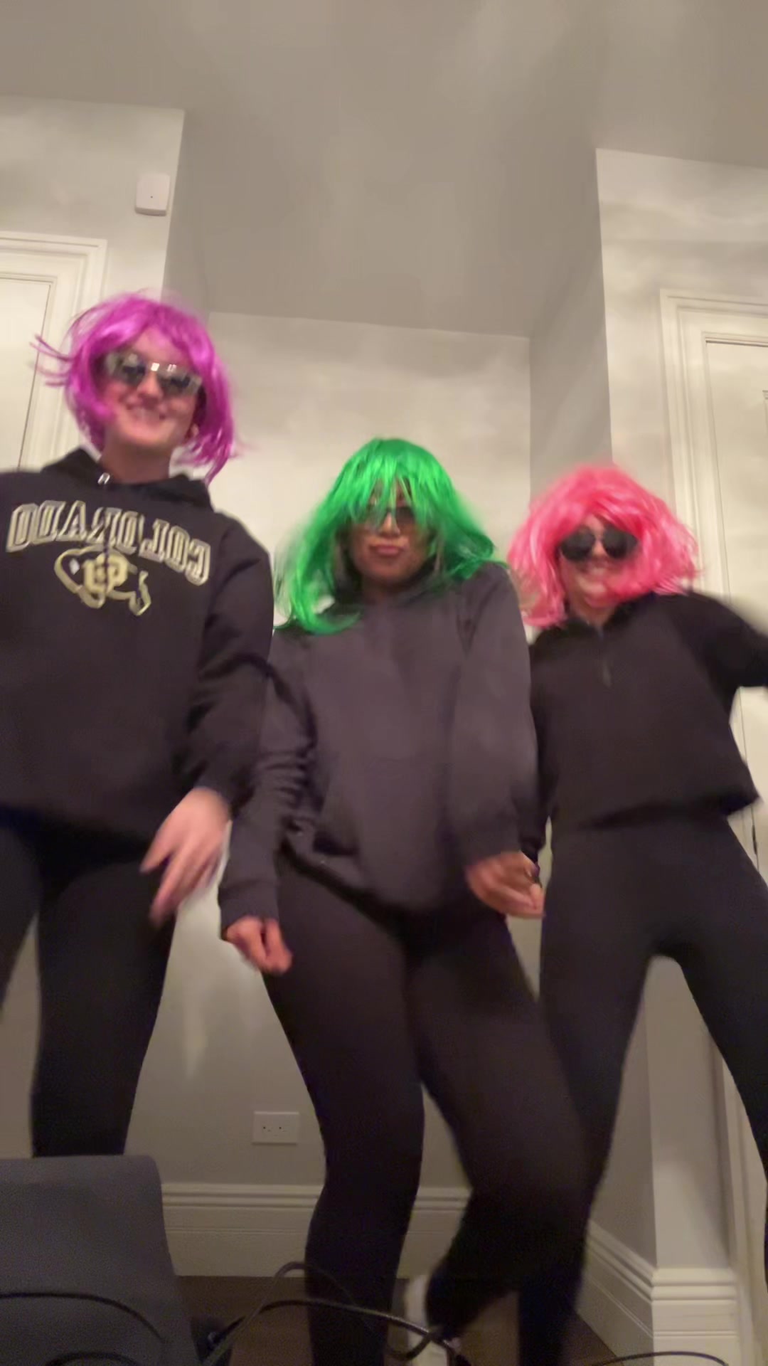 @Lilymendo_