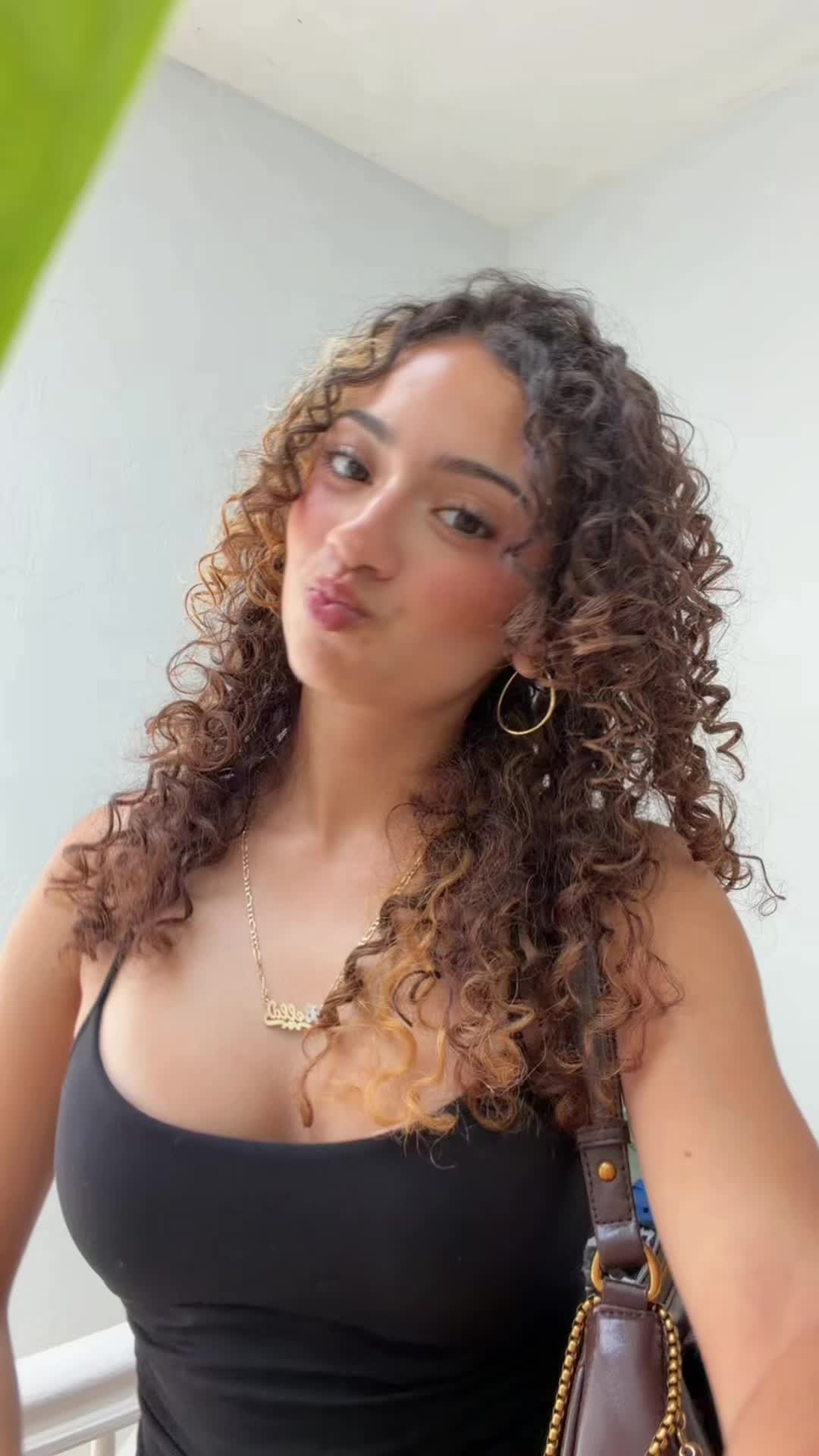 @bellabae