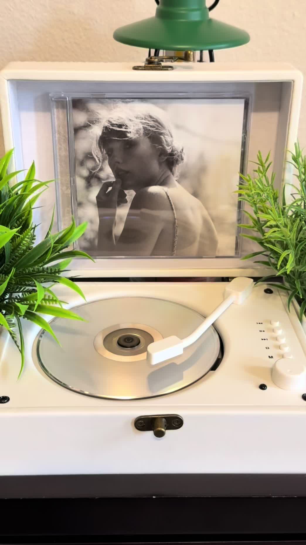 @tanyasvinylsandmore