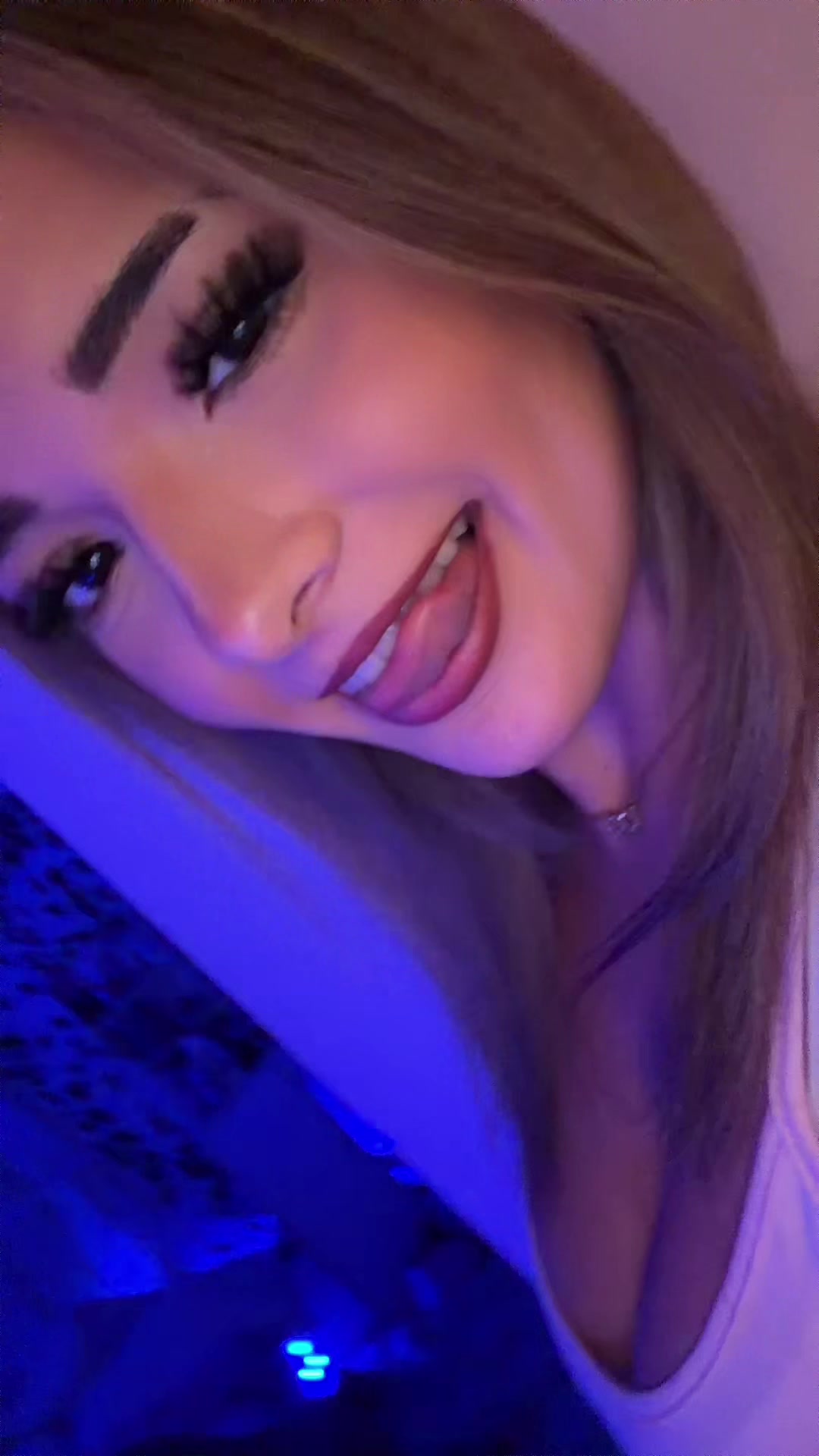 @evii 🥂🤍🧸