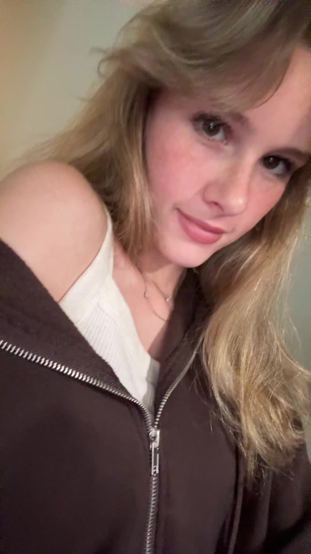 @chloeee