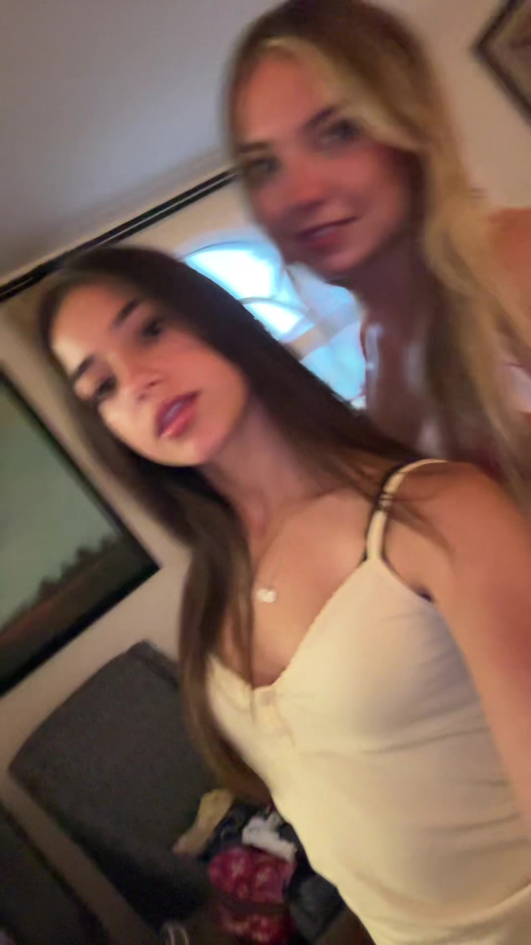 @Hailey