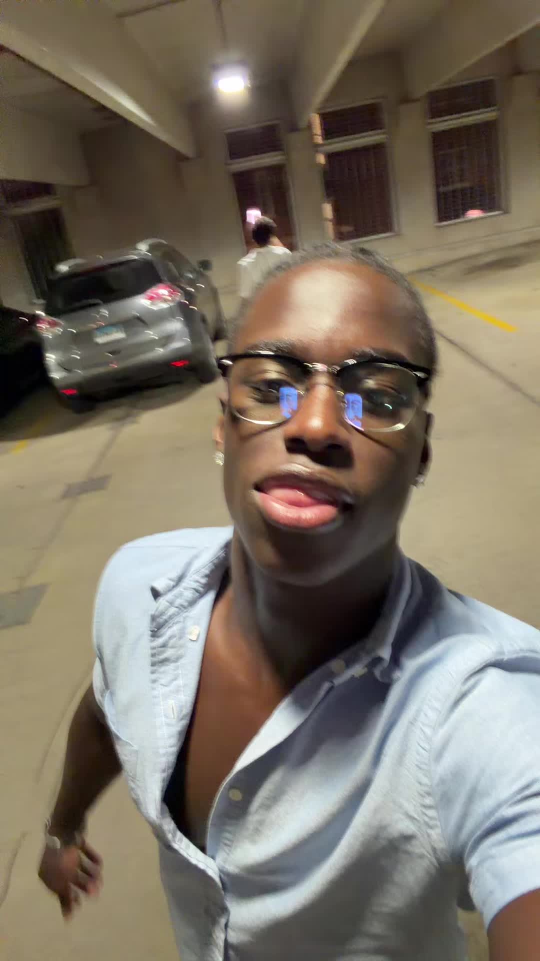 @Dee🌟