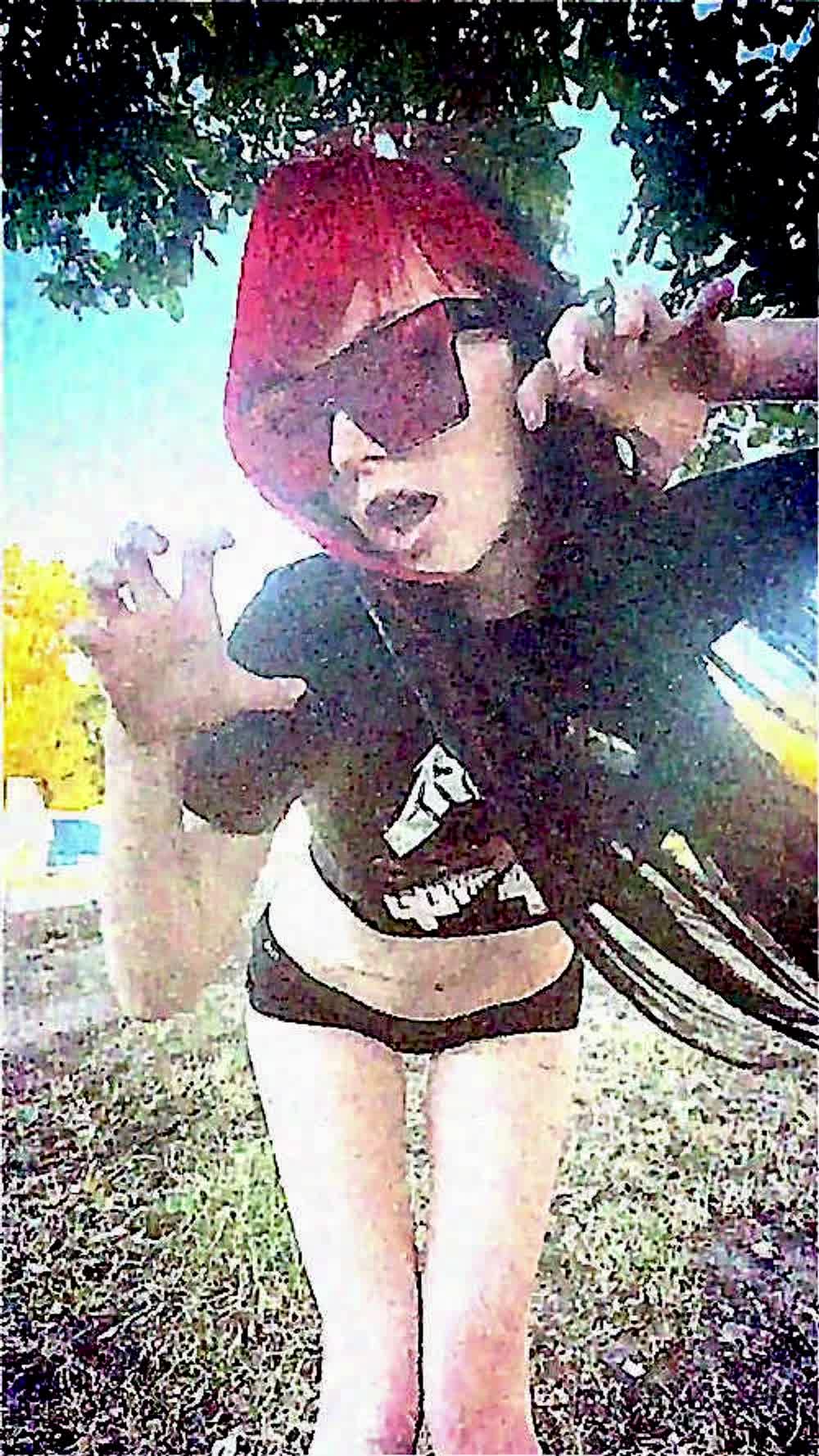 @freakshowsgirl
