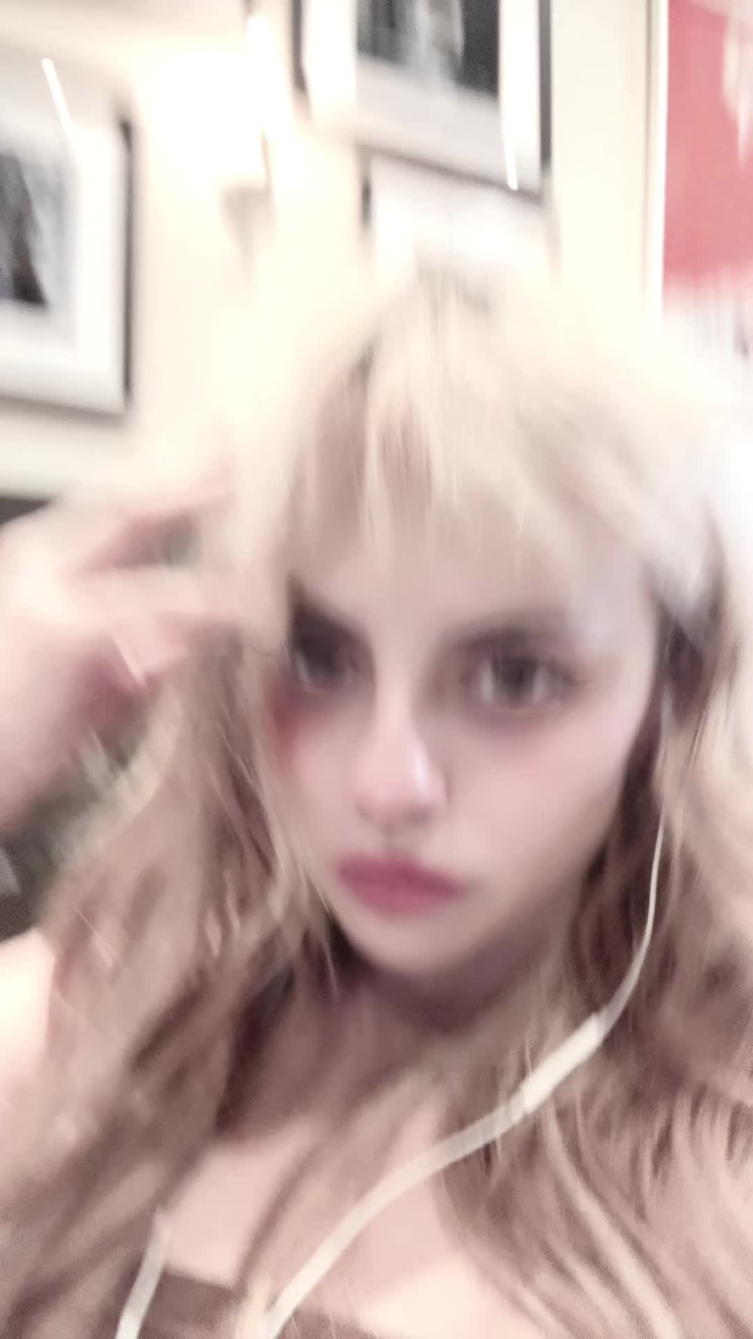 @tinyhalogirl