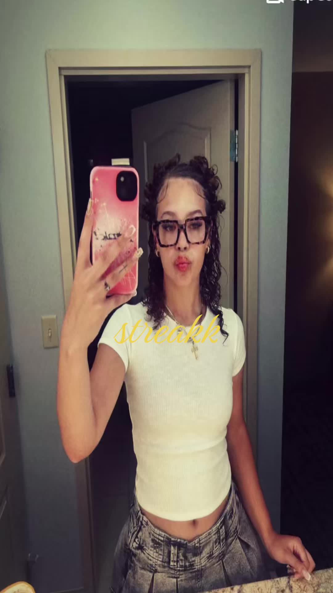 @whole_lotta_clips