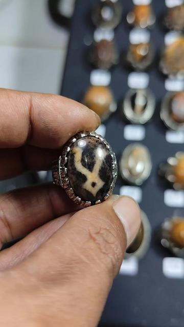 @dhutaakik
