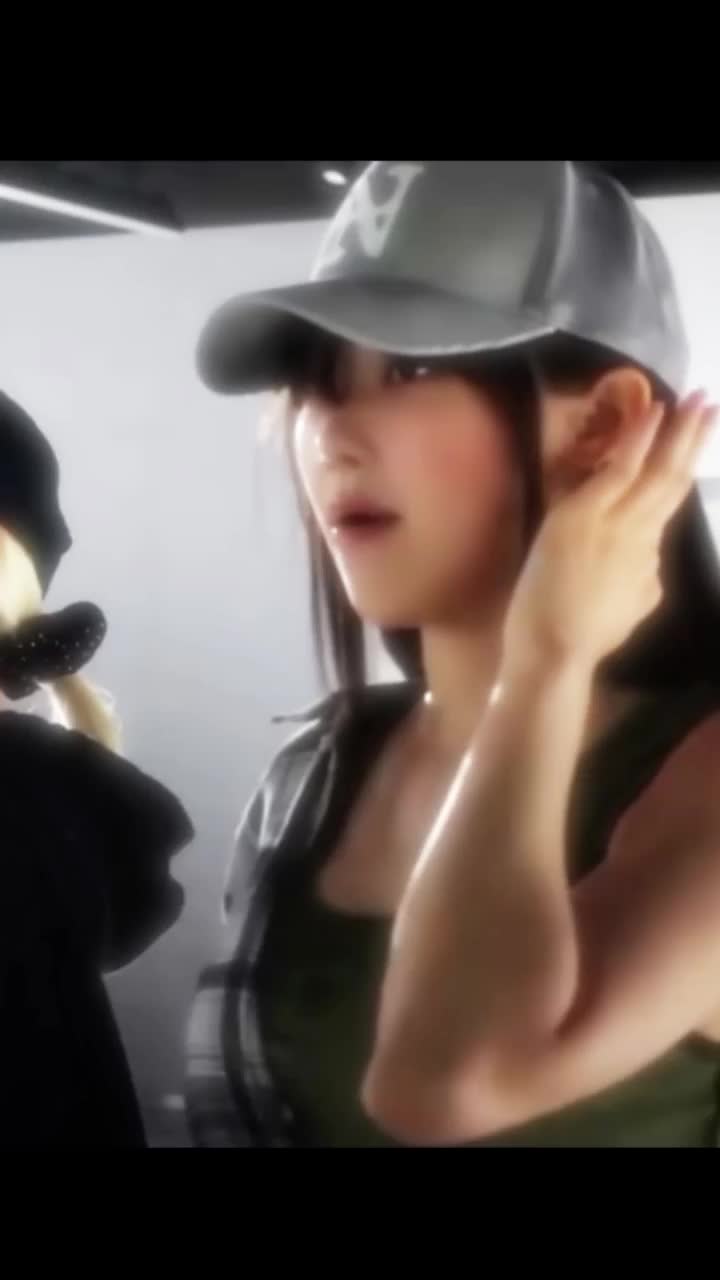 @Liza_uchiii