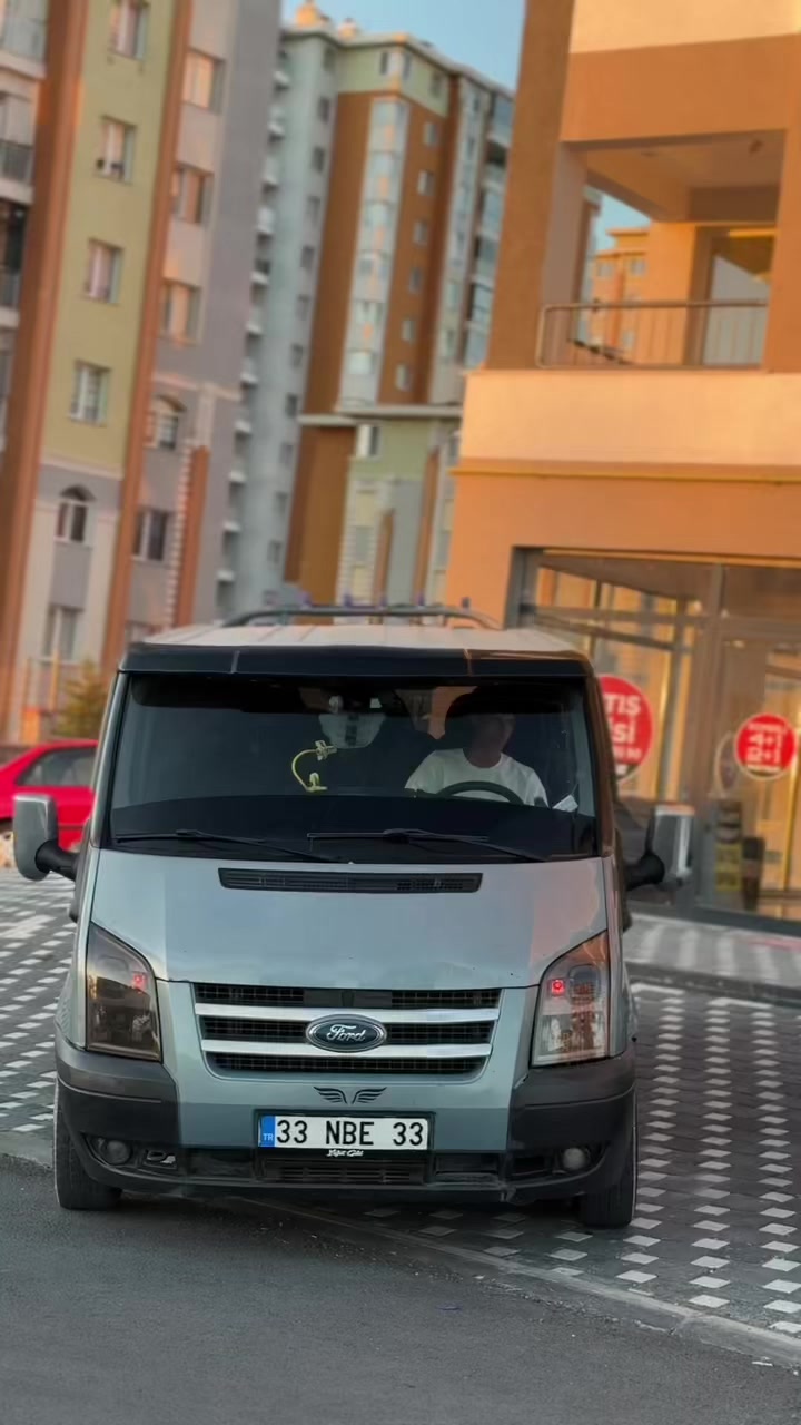 @Y İ Ğ İ T G Ü L