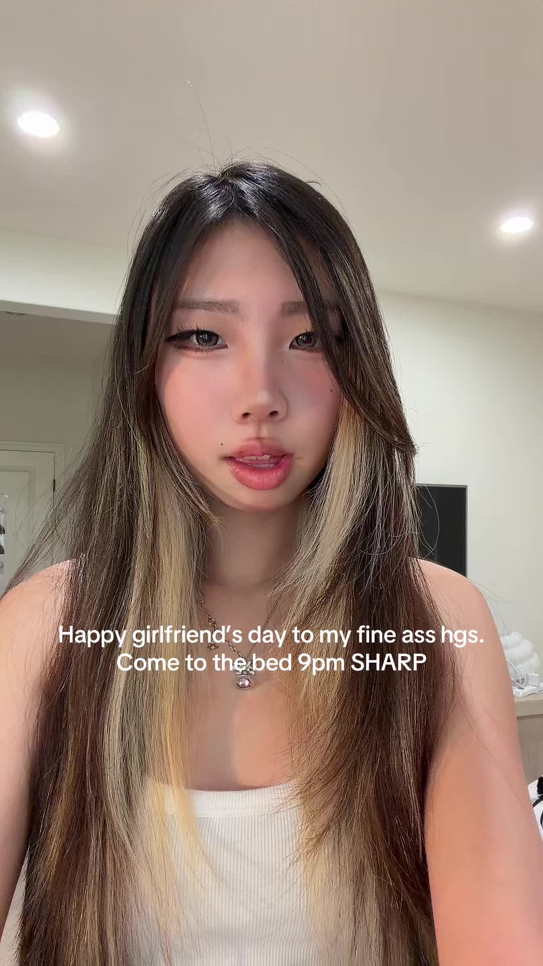 @adri_323_