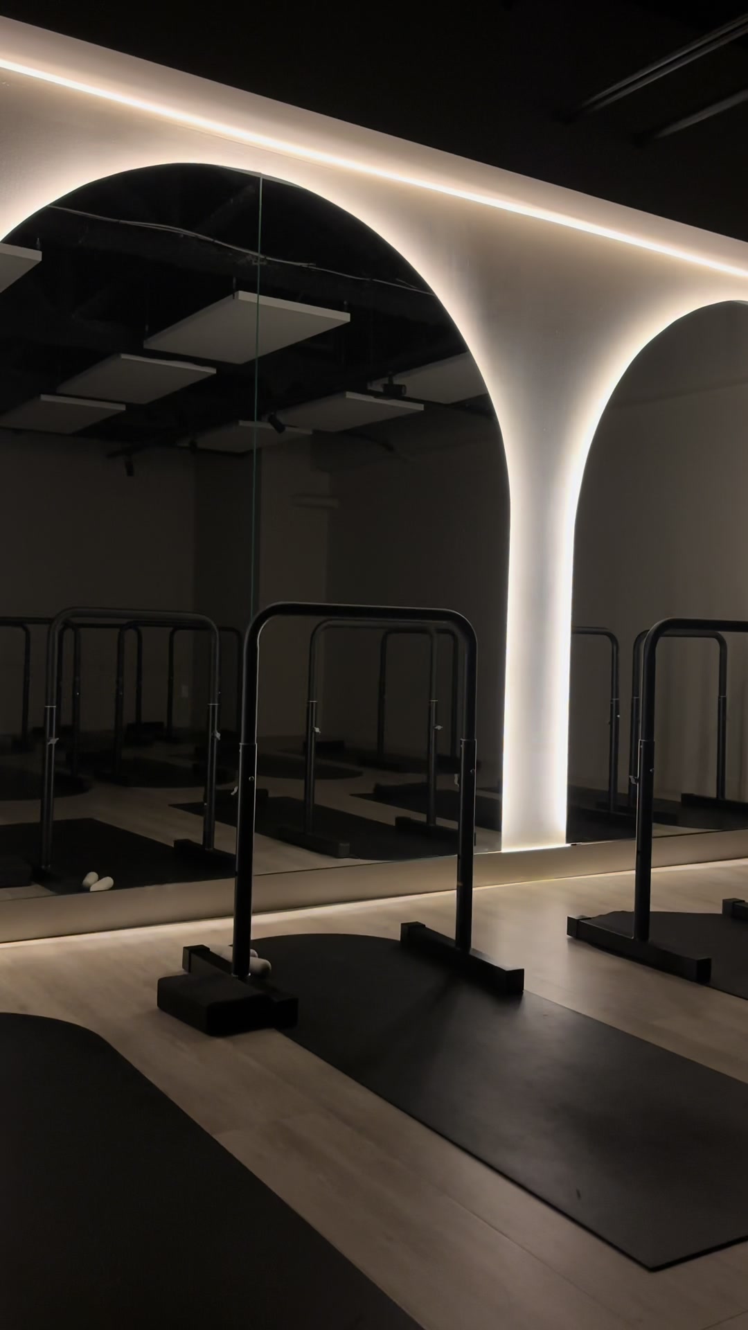@Monica | Barre