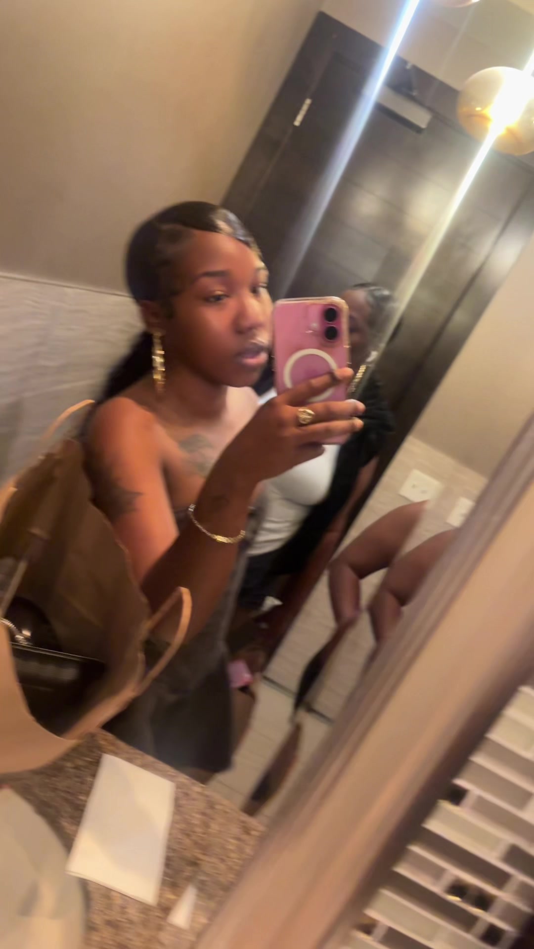 @Aniya ⚡️