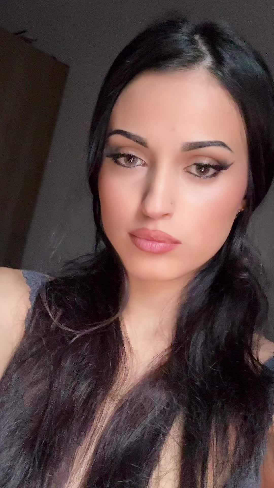 @Demi